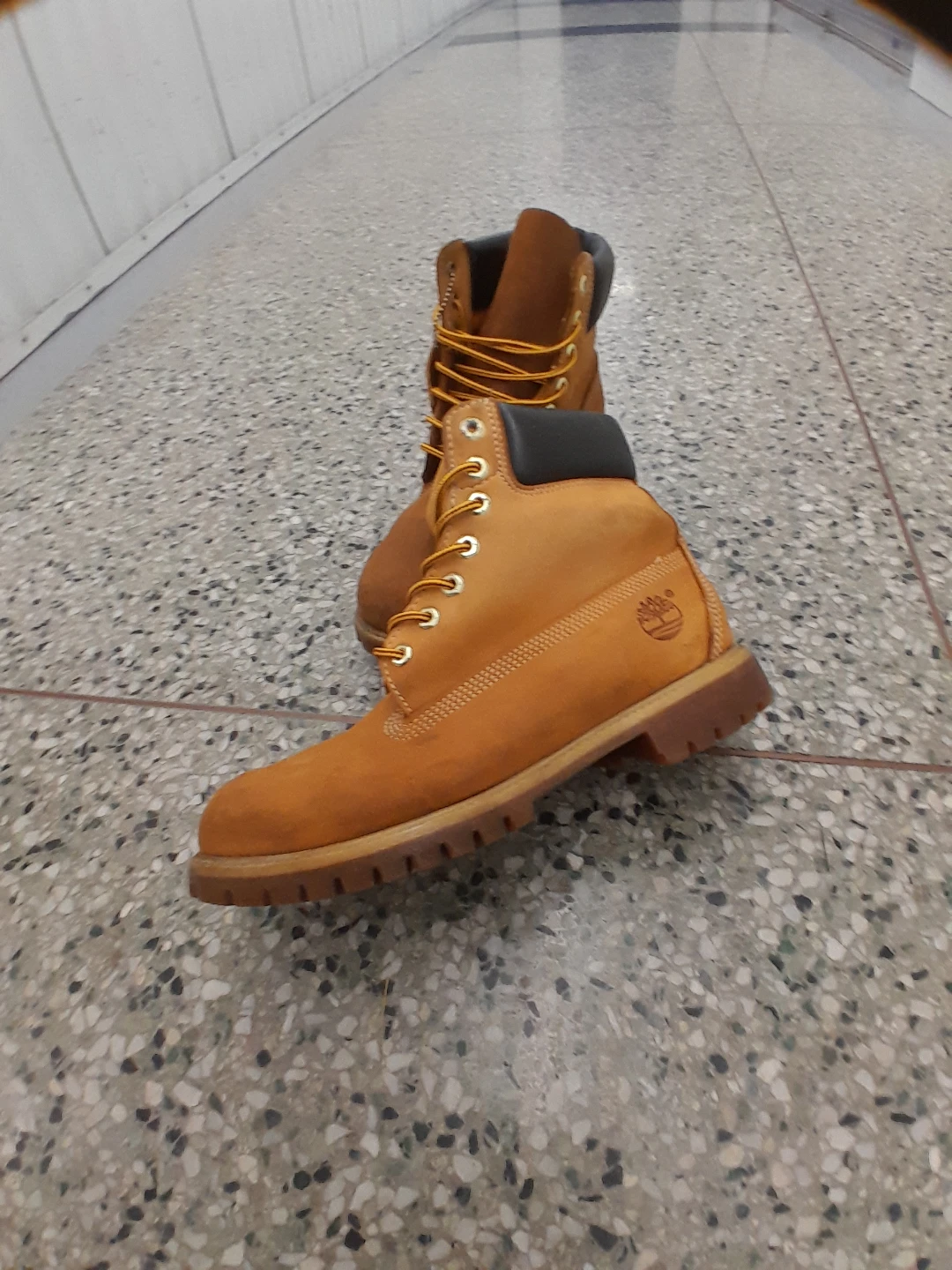 Timberland Classic  All Season Boots Men's Size 10.5 - photo 3