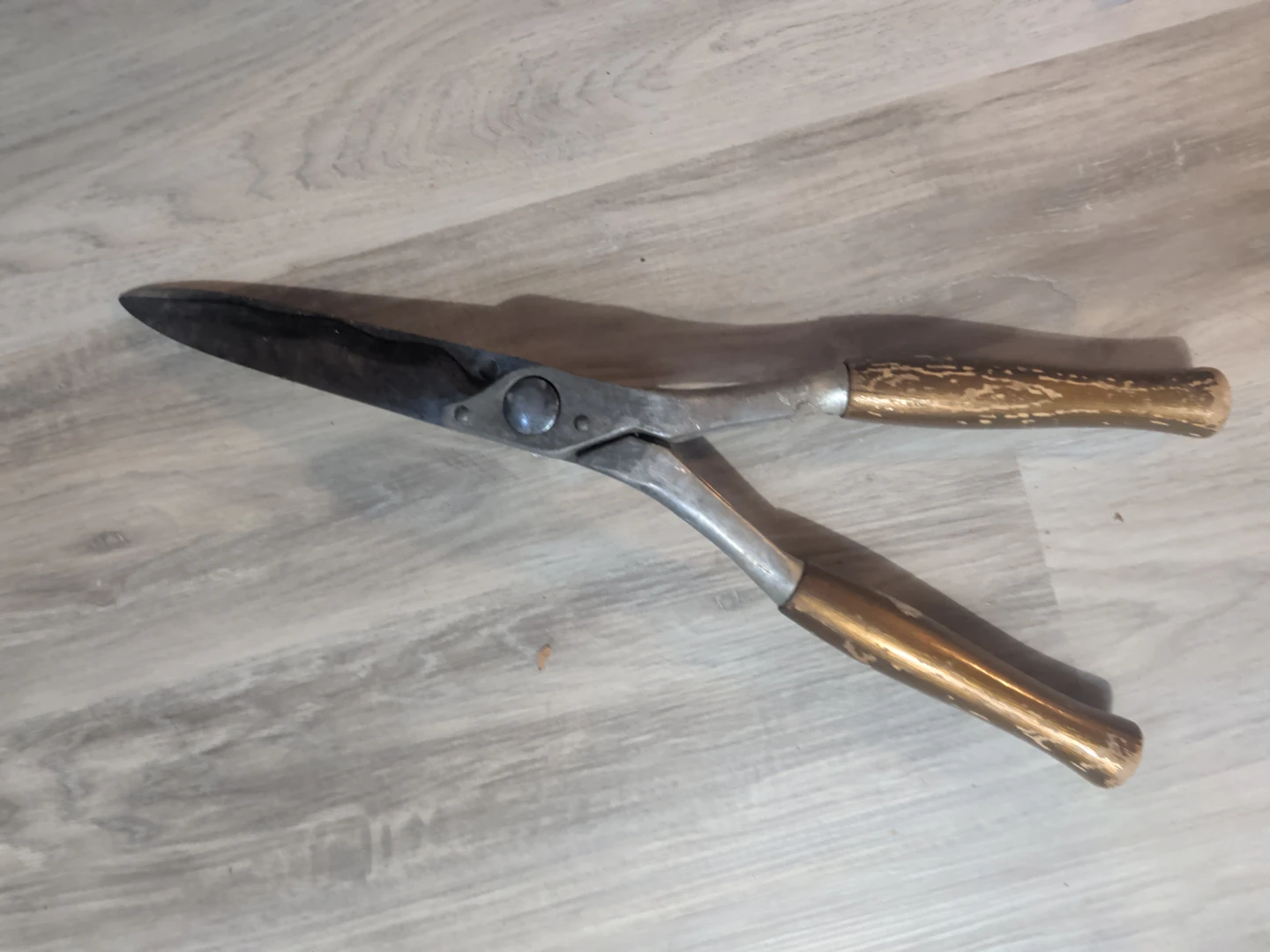 Vintage Hedge Shears with Wooden Handles - photo 3