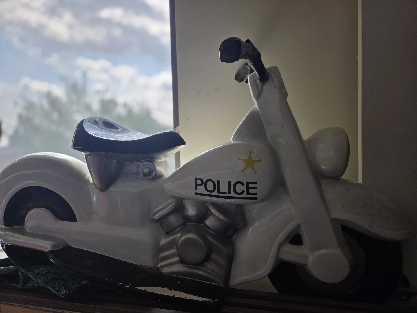 White Police Motorcycle Toy - photo 3