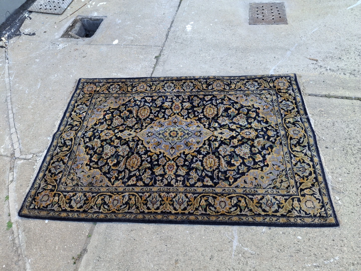 Persian Style Area Rug - photo 2