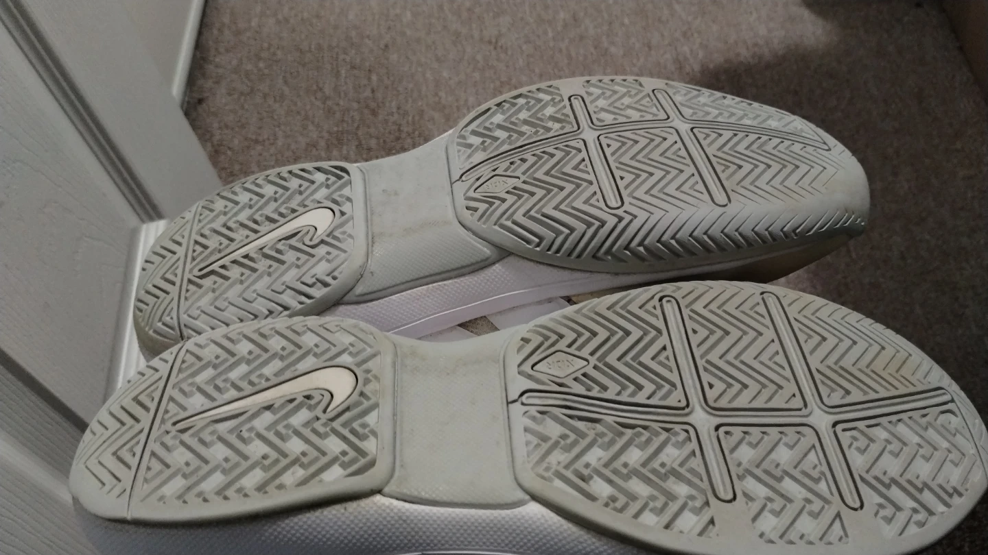 Used White NikeCourt Hard-Court Tennis Shoes - photo 2