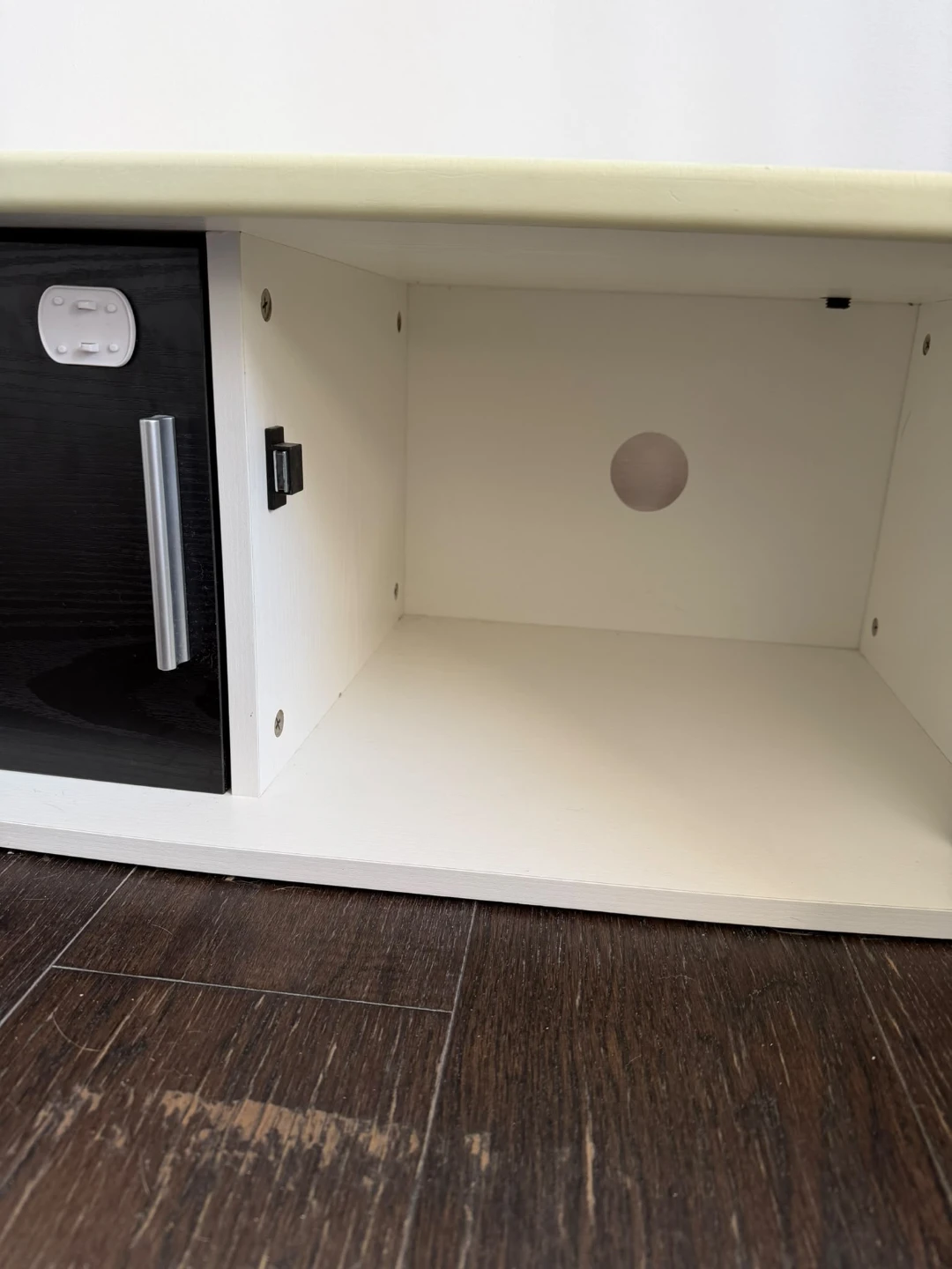 TV Stand - photo 3