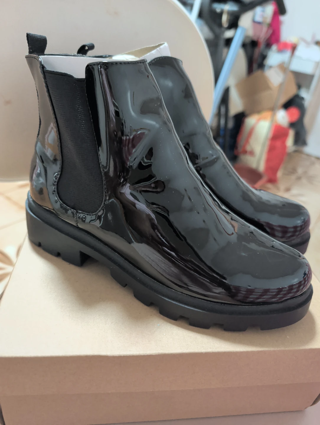 Steve Madden Black Patent Boots Size 5 - photo 2