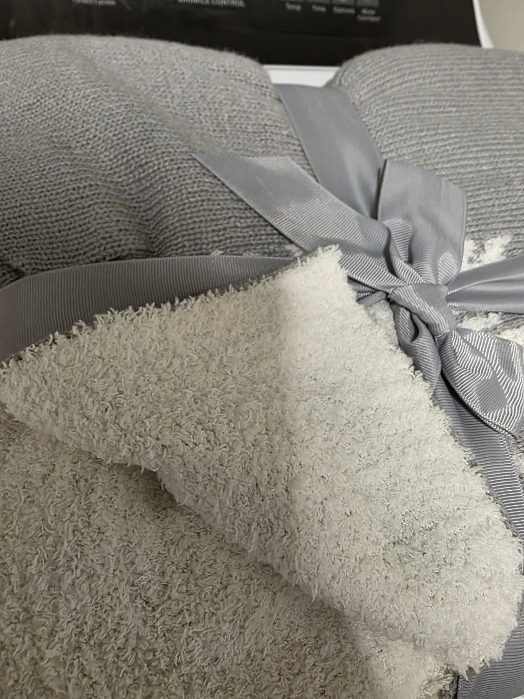 BNIP Gray and white throw/blanket - photo 3