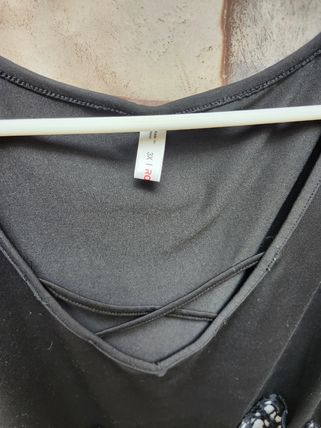 ROSEGAL Black & White Criss-Cross Neck Blouse 3XL - photo 2