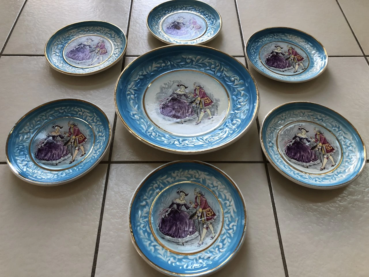 Vintage Decorative Ceramic semi-Bowl & Plates Set