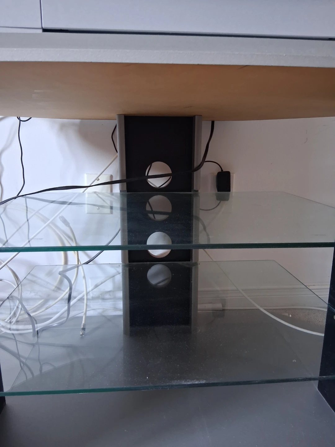 Free TV and Stand - photo 4