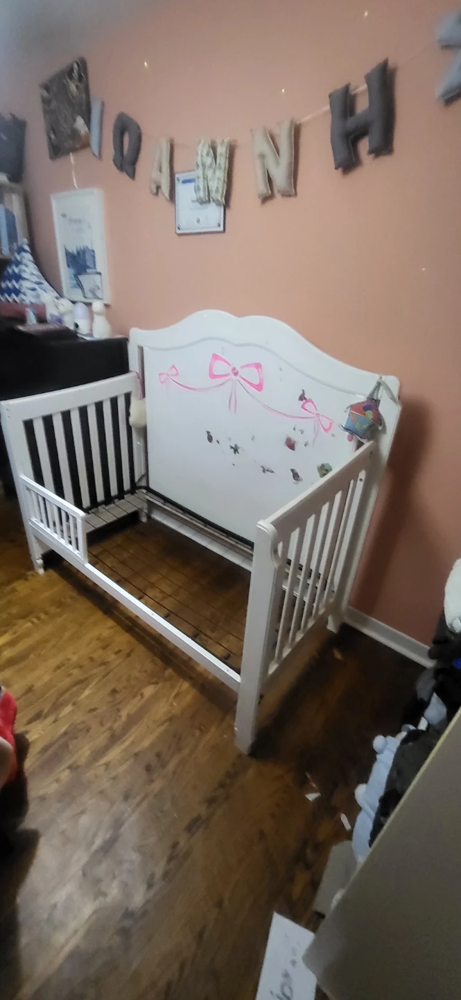 Storkcraft Princess 3-in-1 Convertible Crib