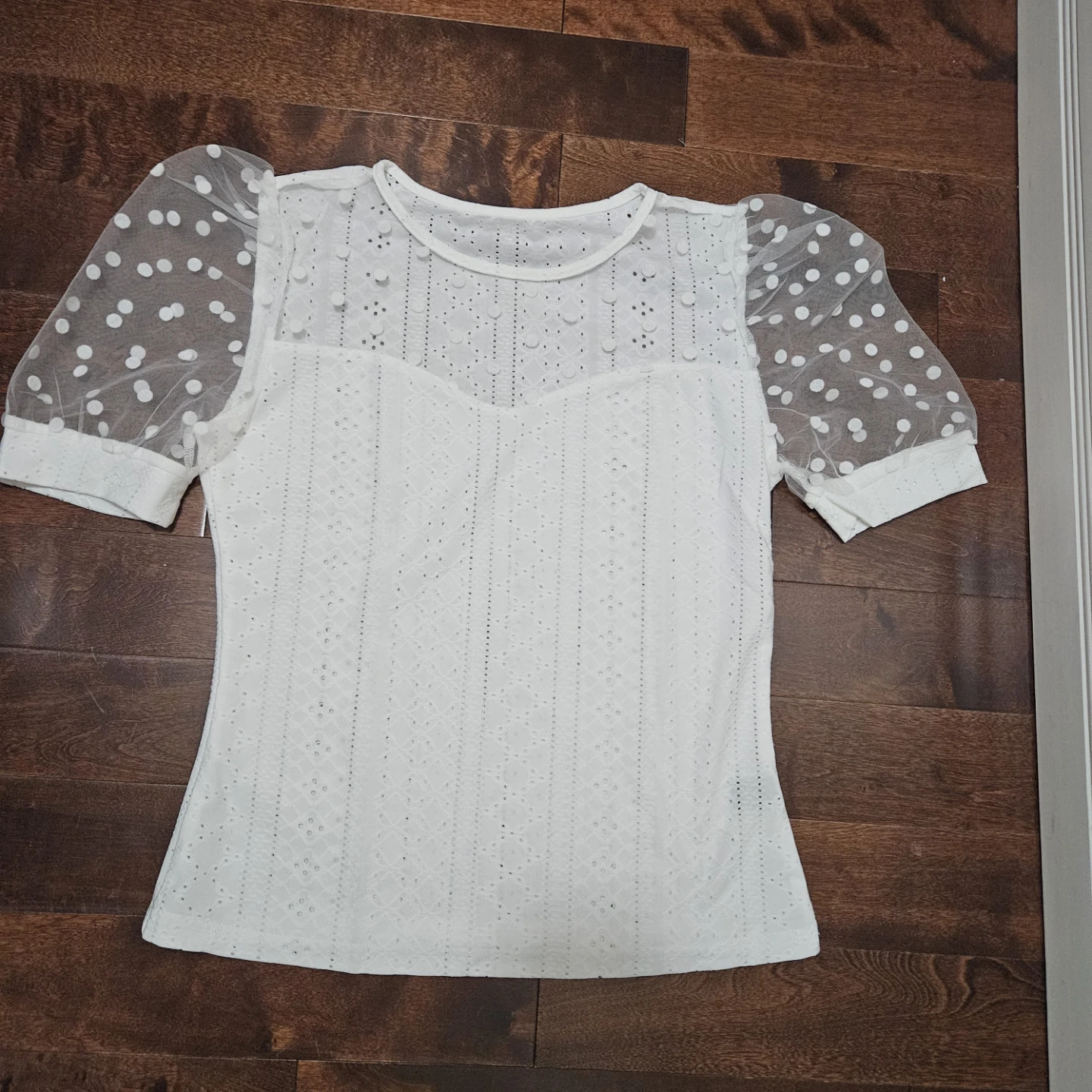 Brand new White Eyelet Puff Sleeve Top size large