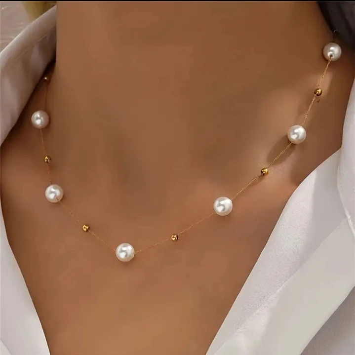 (BRAND NEW) Gold-tone pearl and bead necklace