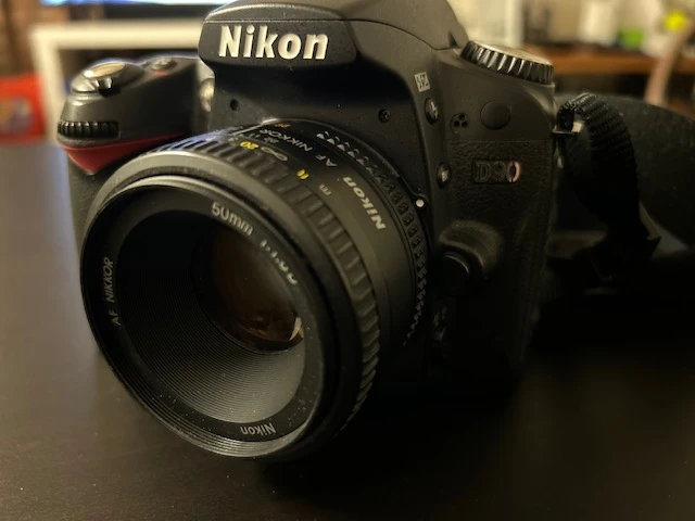 Nikon D90 DSLR Camera with 50mm f/1.8D Lens - photo 2