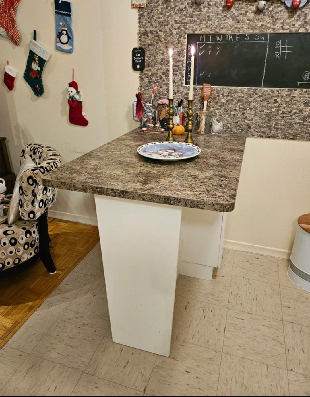 Kitchen / Dining Room Island - photo 2