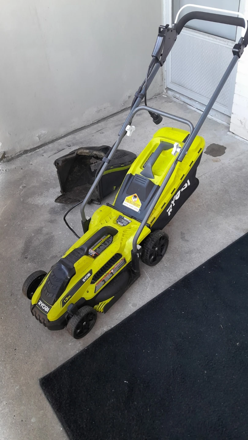 Ryobi 13A Electric Lawn Mower - photo 2