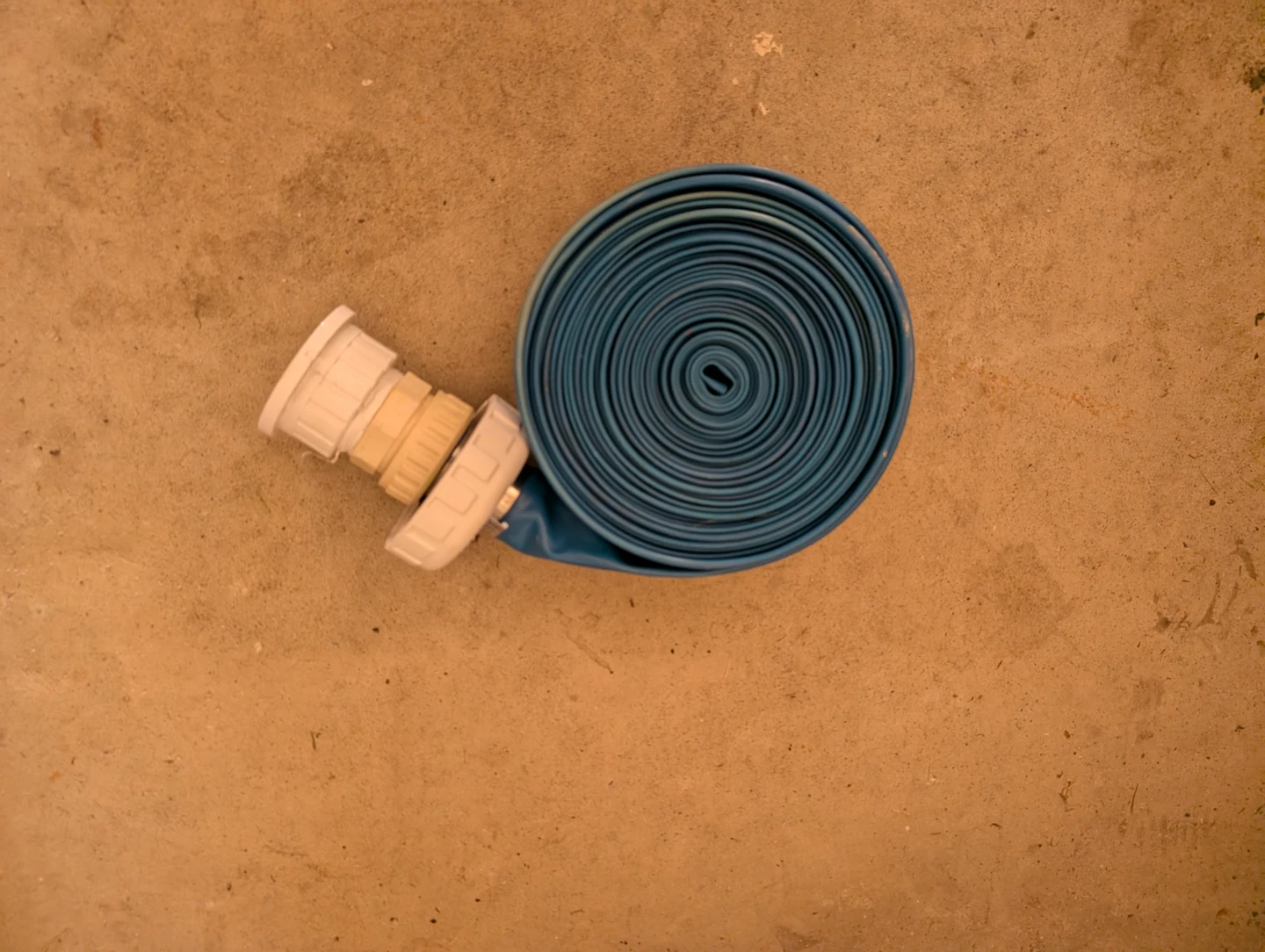 Pool backwash hose with coupling - photo 2