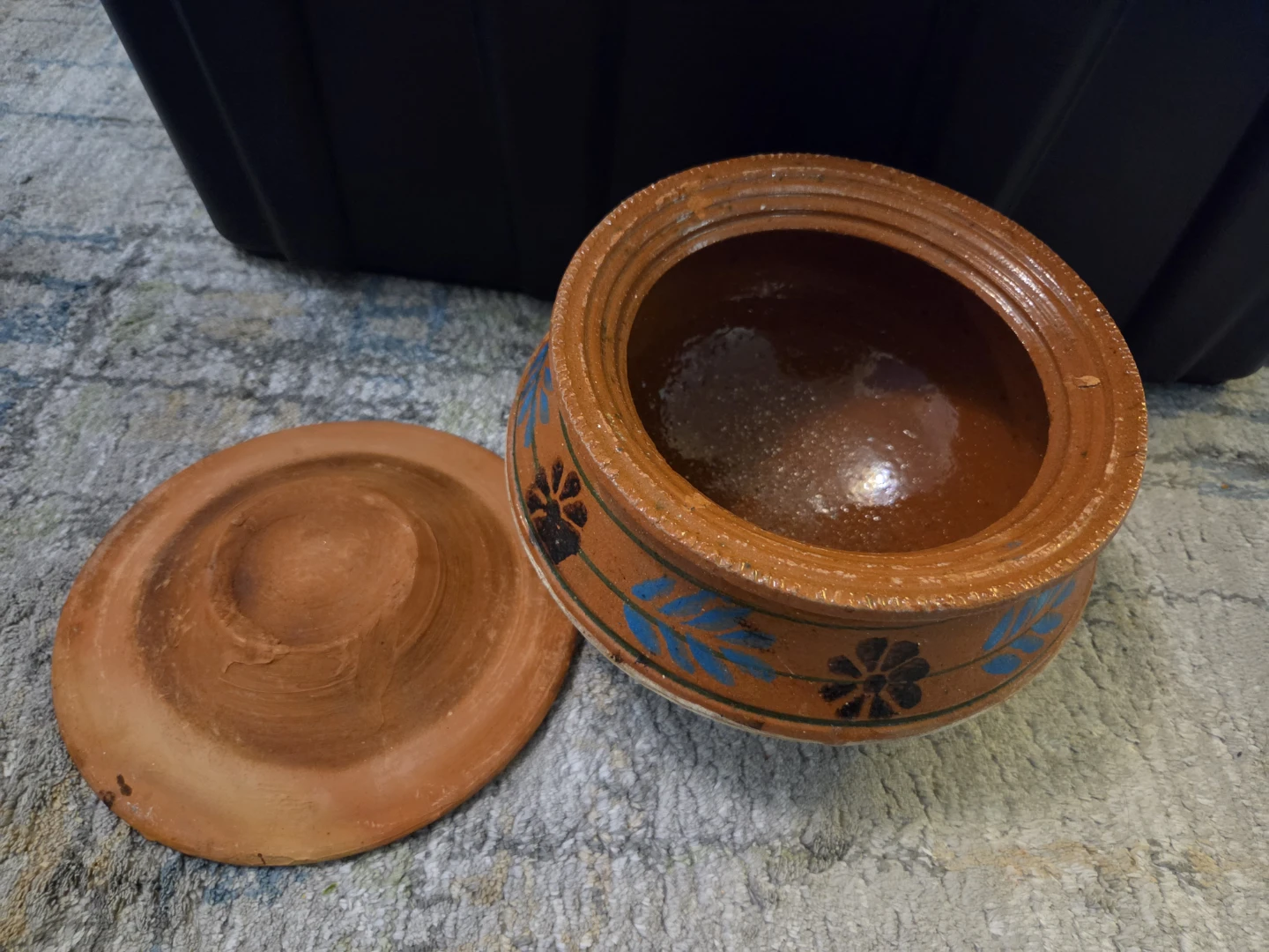 Clay Pot with Lid - photo 2