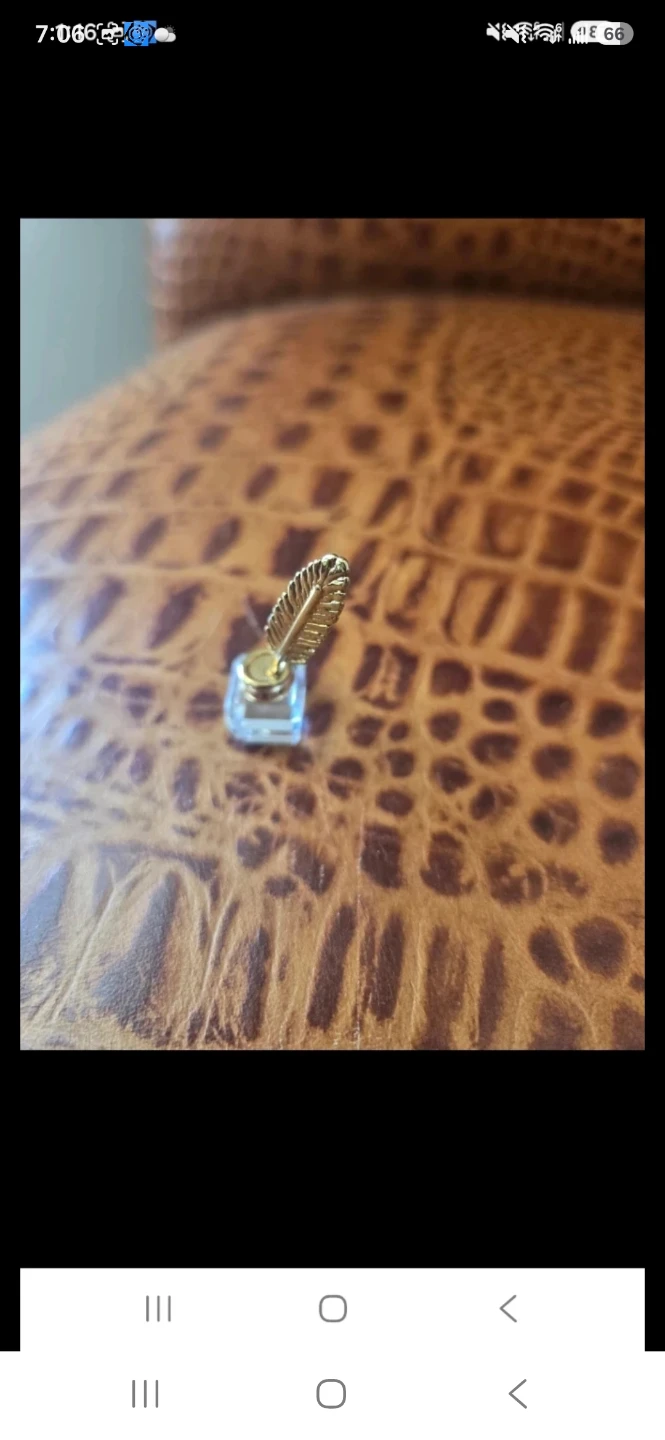 Swarovski,  Parrot,butterfly, perfume btl and feather pen. - photo 3