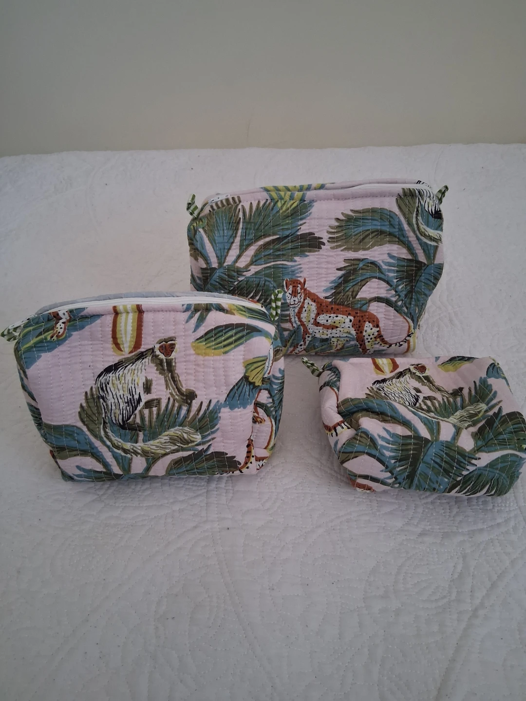 Set of 3 quilted jungle print cosmetic bags