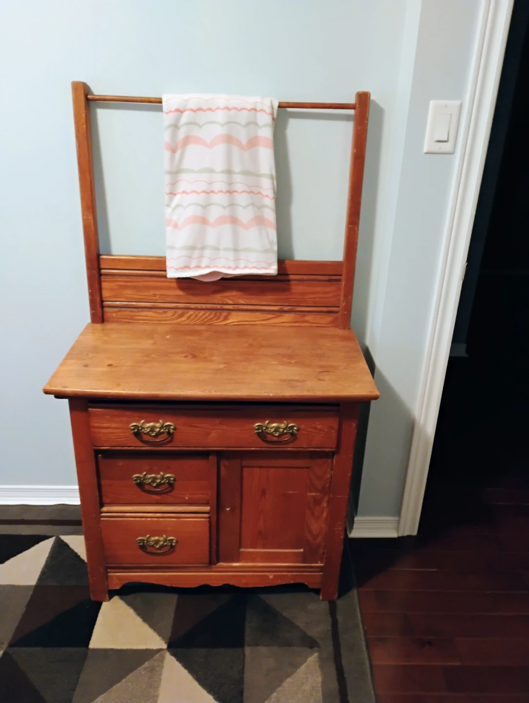 Antique  (circa 1870) Chestnut bedroom set - photo 2