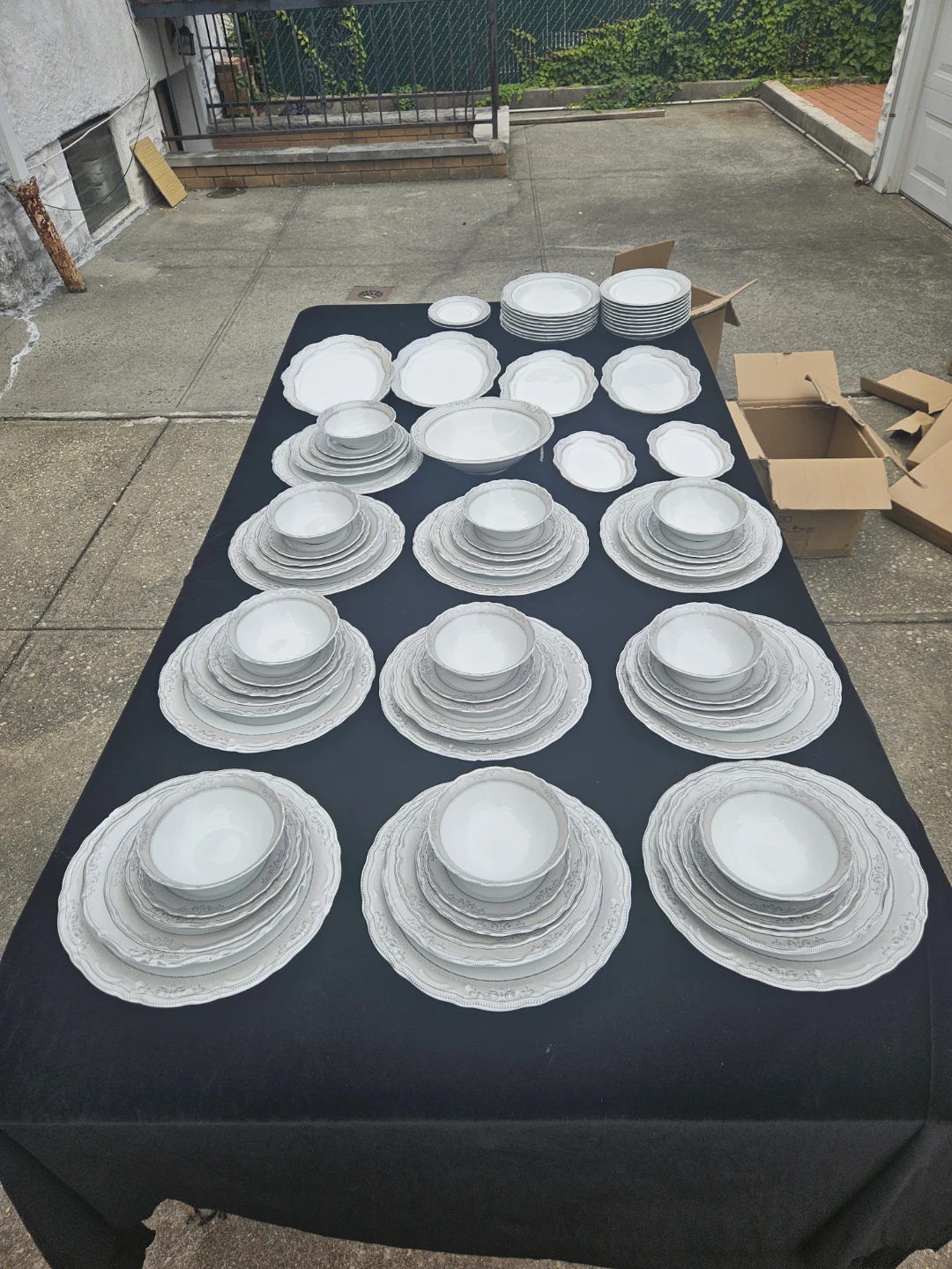 New designed in Germany 90 pieces dinnerware set