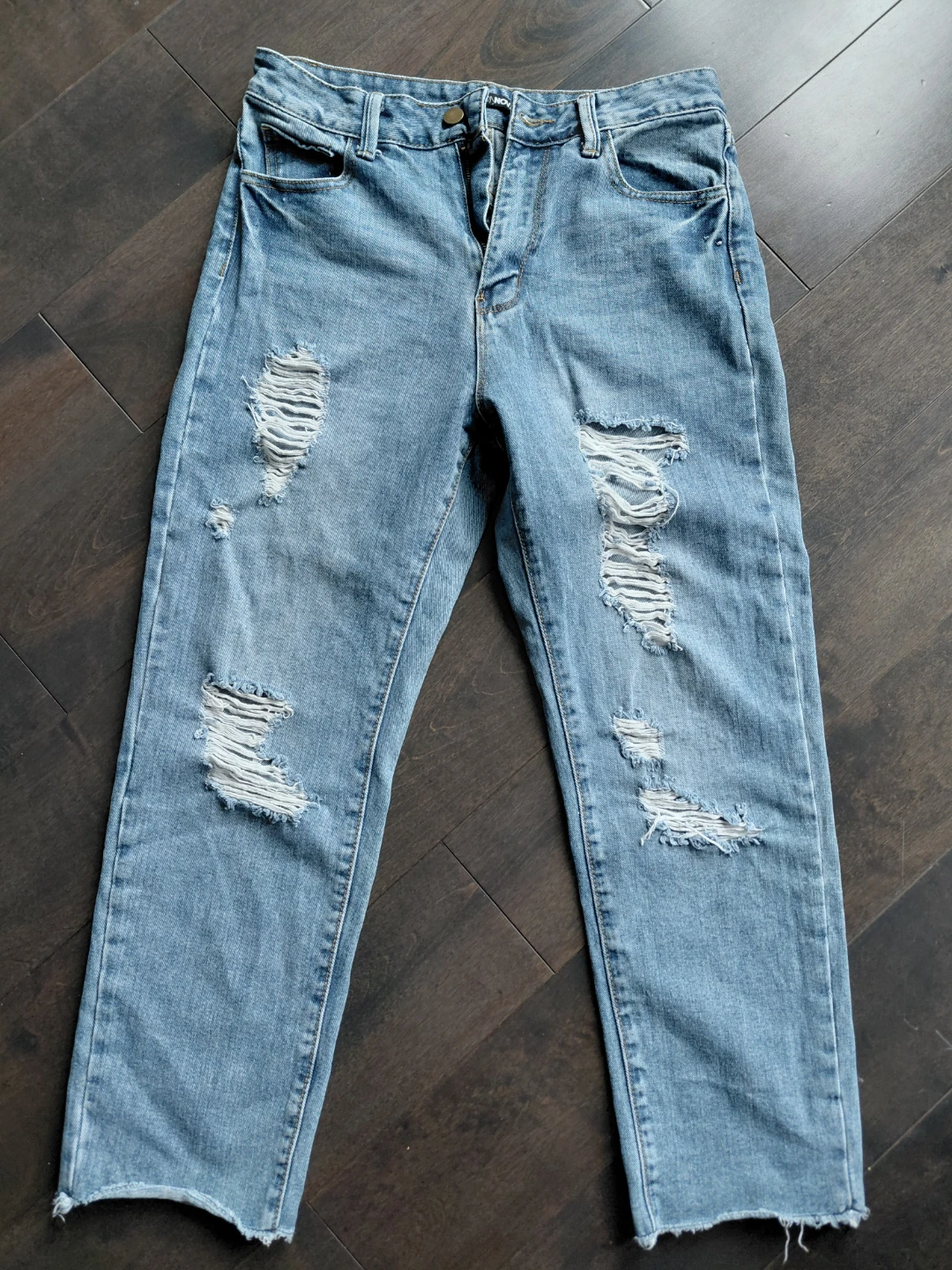 Fashion Nova Distressed Jeans Size 5