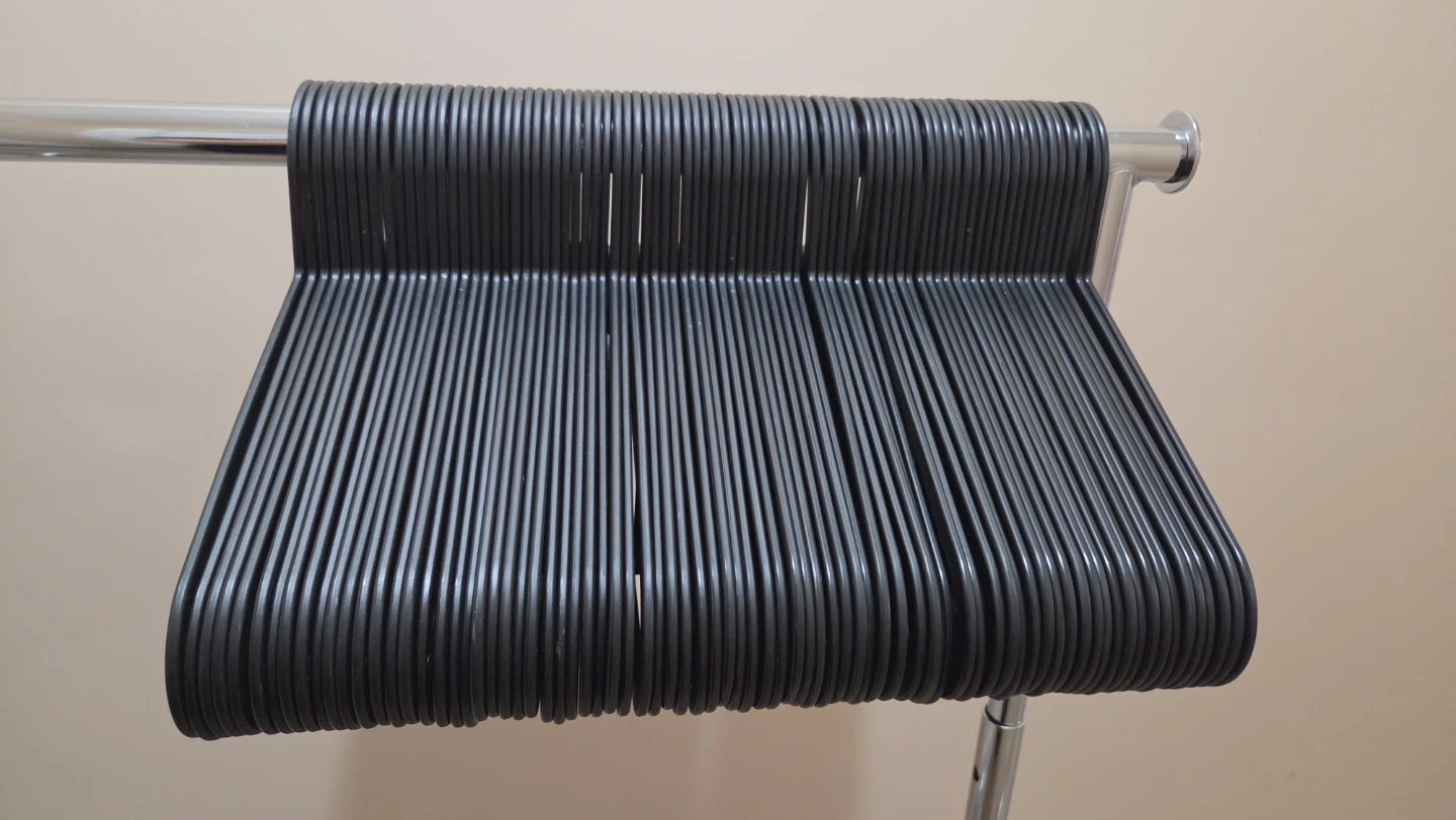 80 Ikea Black Plastic Hangers - photo 3