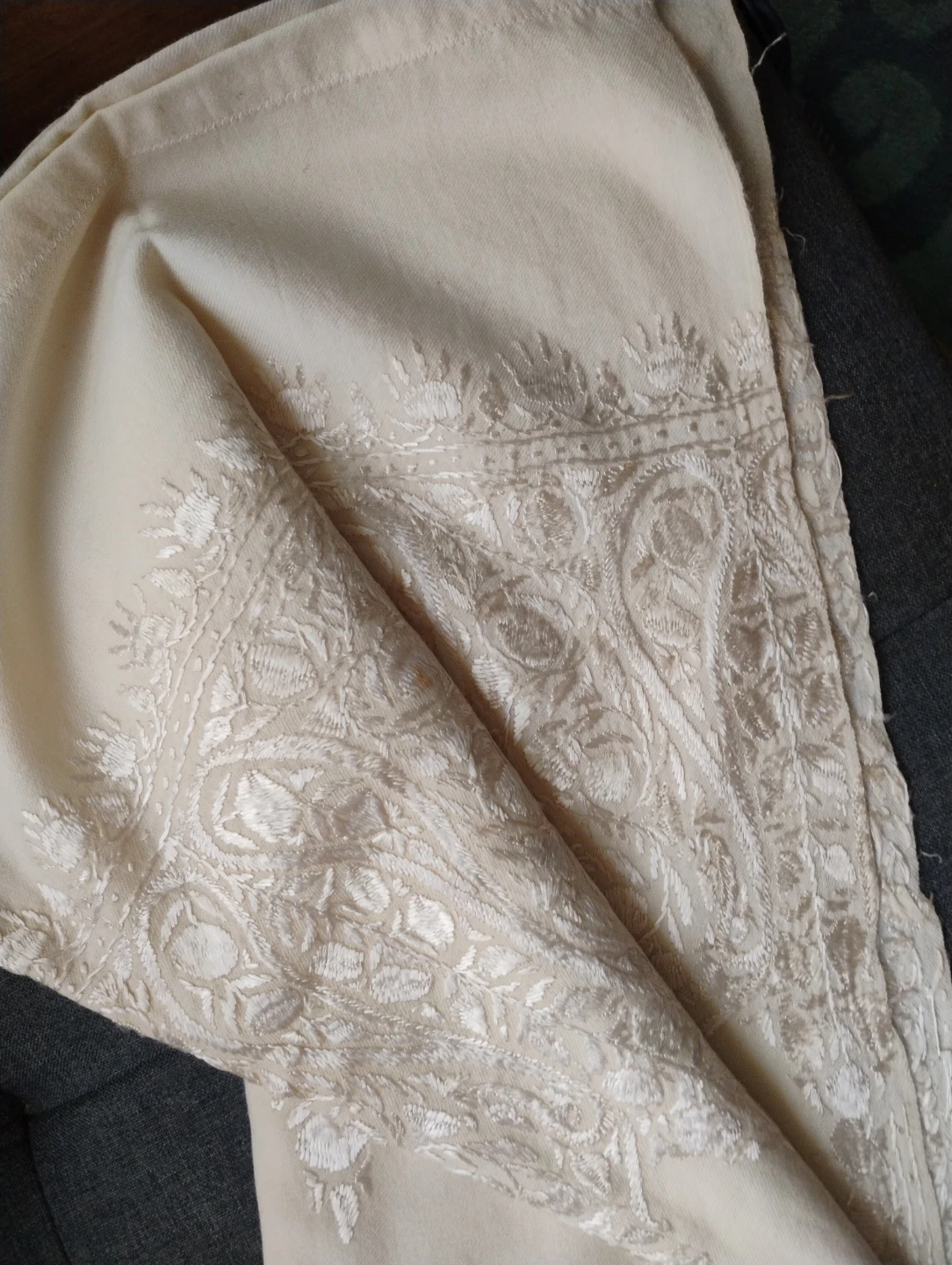 Cream Embroidered Shawl - photo 2