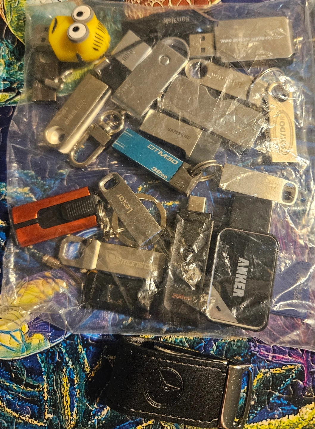 Assorted USB Flash Drives Bundle - photo 3