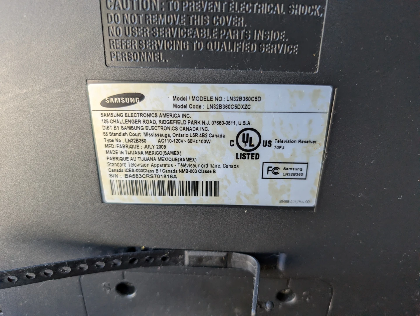 Samsung LN32B360C5D 32-inch LCD TV (no remote) - photo 2