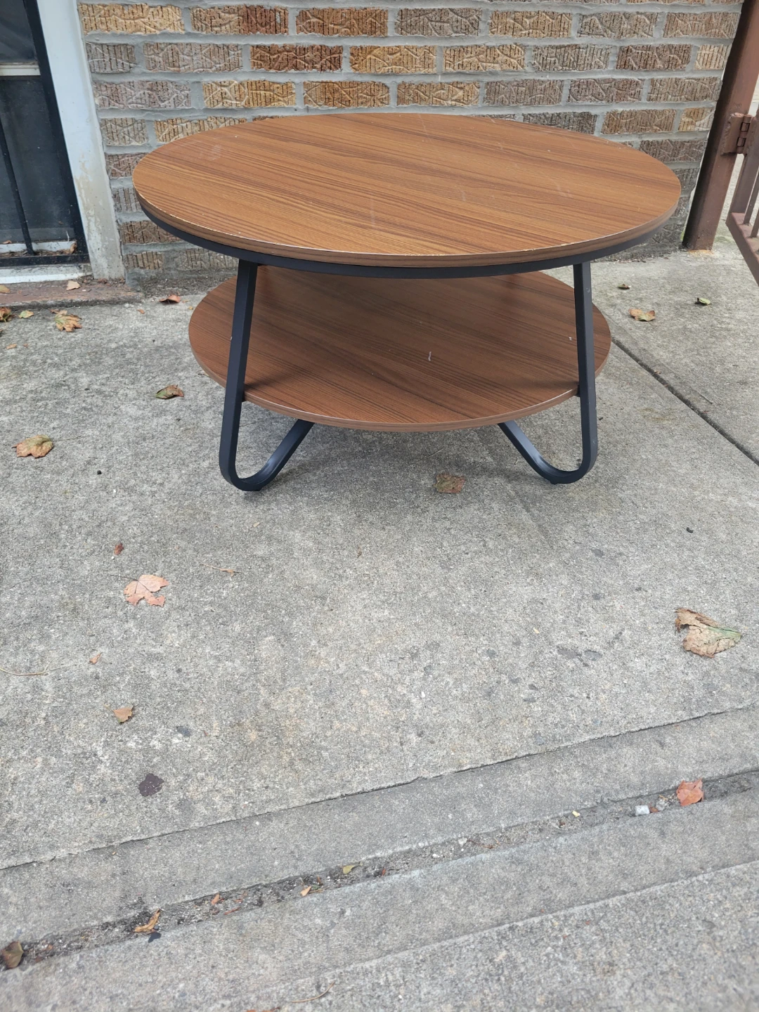 Round Coffee Table with Two Tiers - photo 2