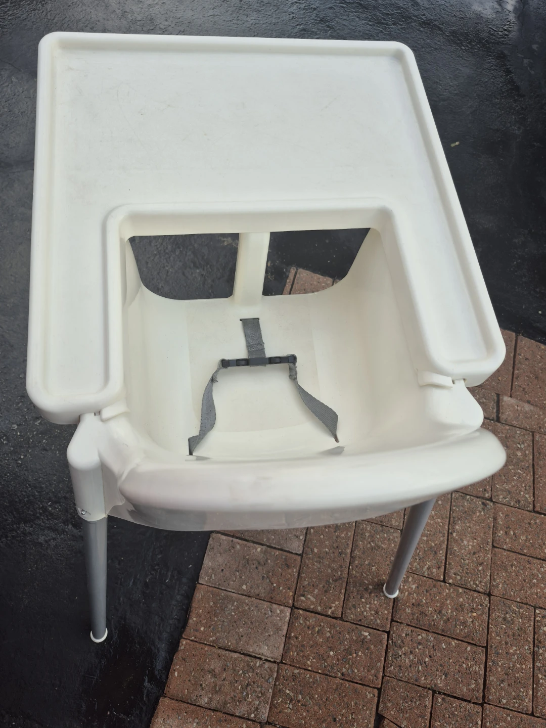White High Chair with Tray and Harness - photo 4