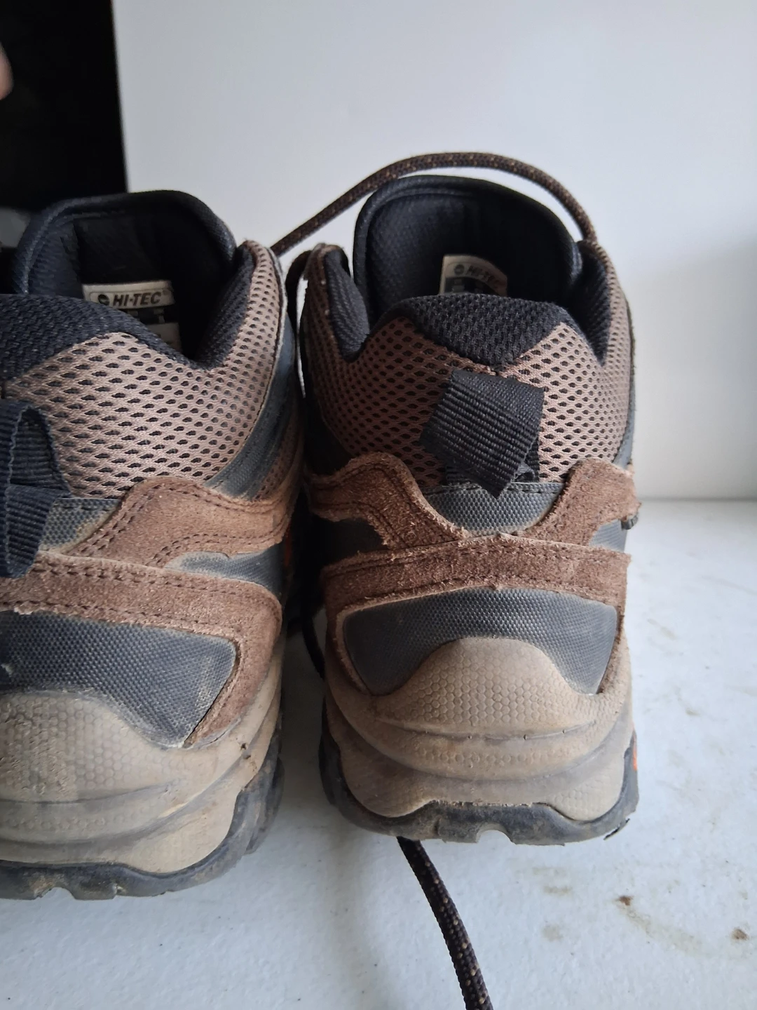 HI-TEC Waterproof Hiking Boots size 9 - photo 3
