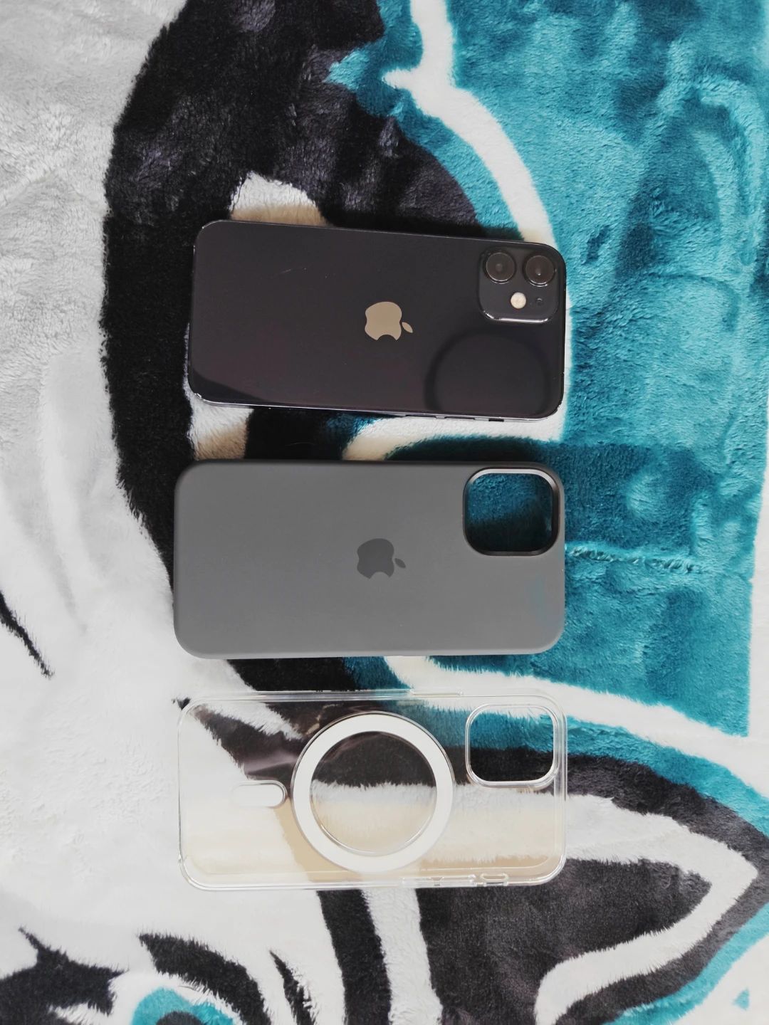 Apple iPhone 12 mini with OEM cases. *READ DESC*