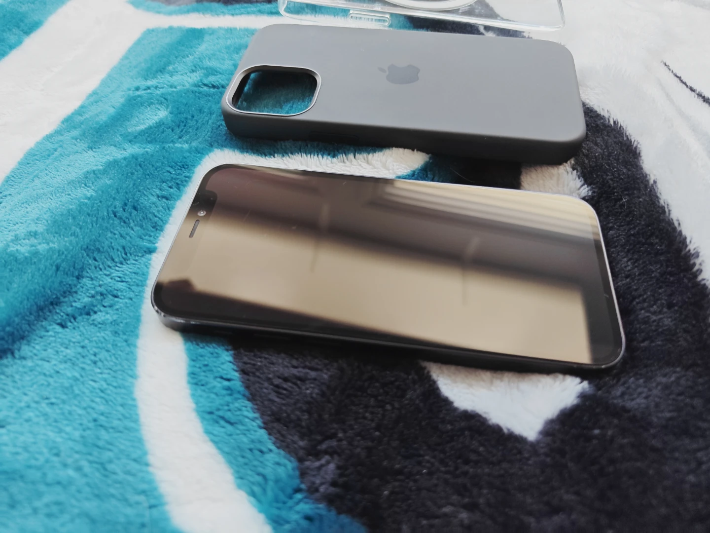 Apple iPhone 12 mini with OEM cases. *READ DESC* - photo 2