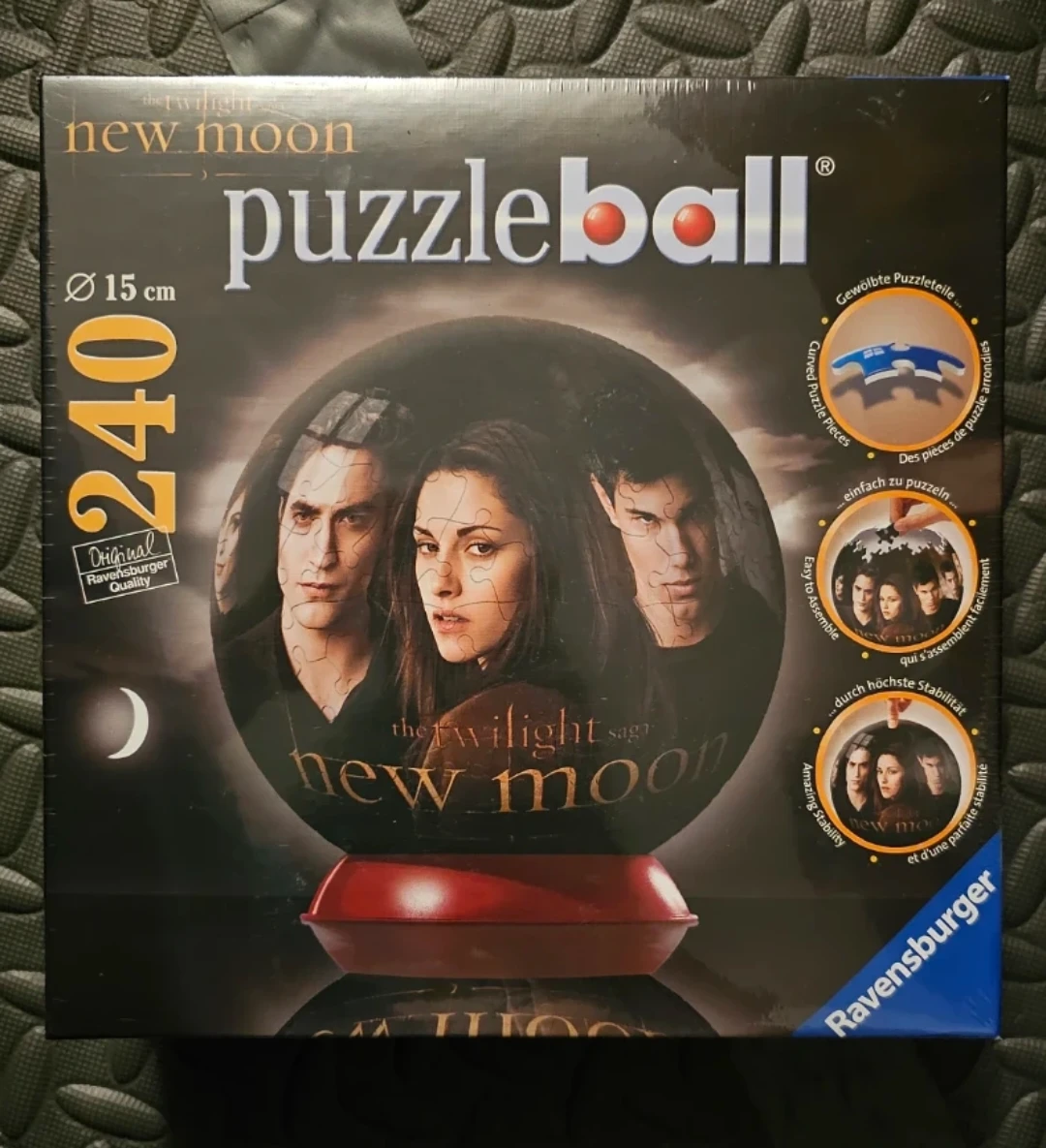 Twilight New Moon Puzzleball 240 Pieces - Sealed