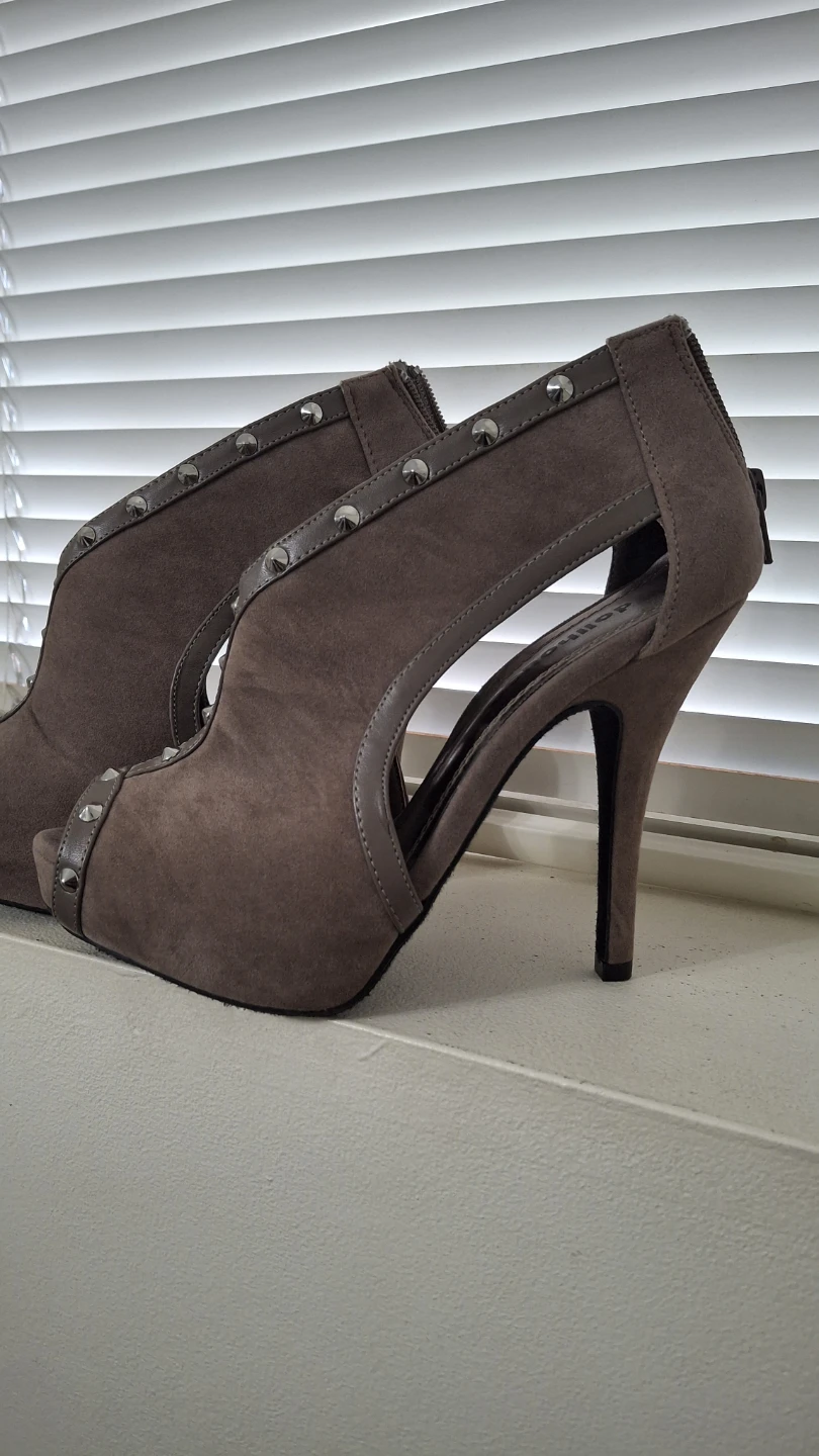 ​👠 Dollhouse Studded Peep-Toe Platform Heels (Taupe/Nude Suede) - photo 4