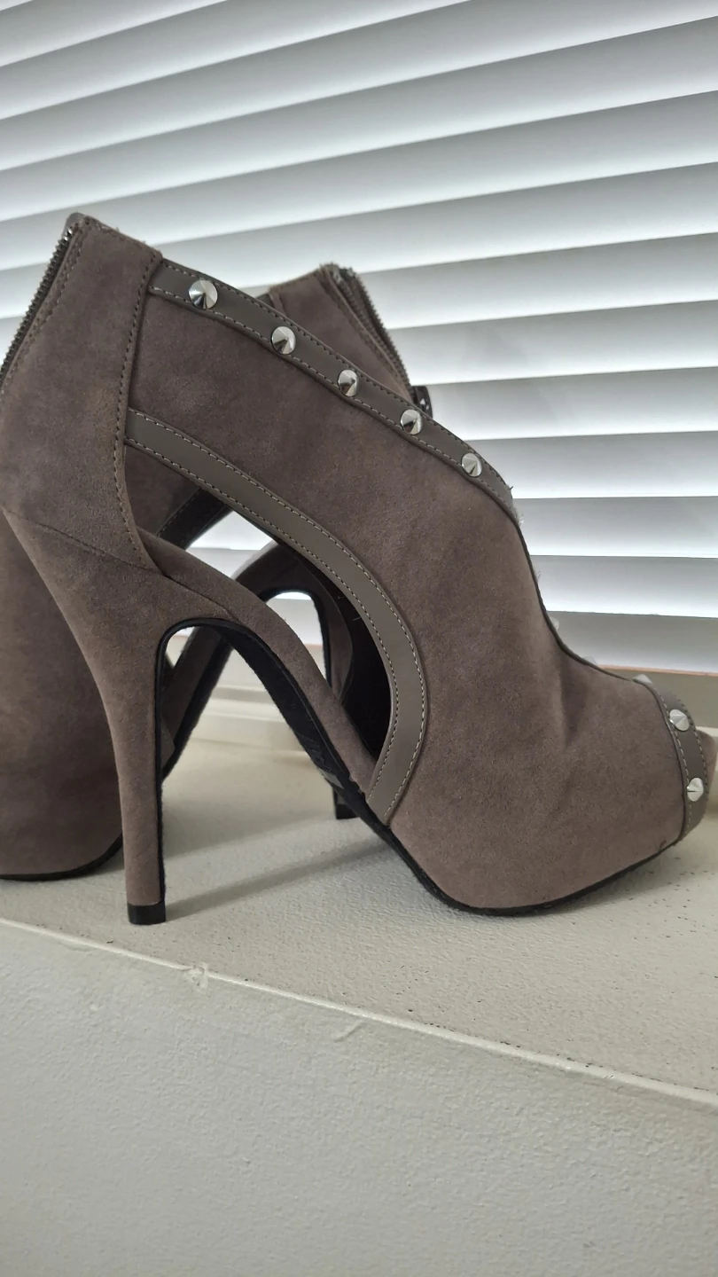 ​👠 Dollhouse Studded Peep-Toe Platform Heels (Taupe/Nude Suede) - photo 5