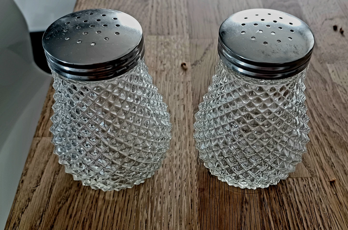Set of 2 Glass Salt and Pepper Shakers