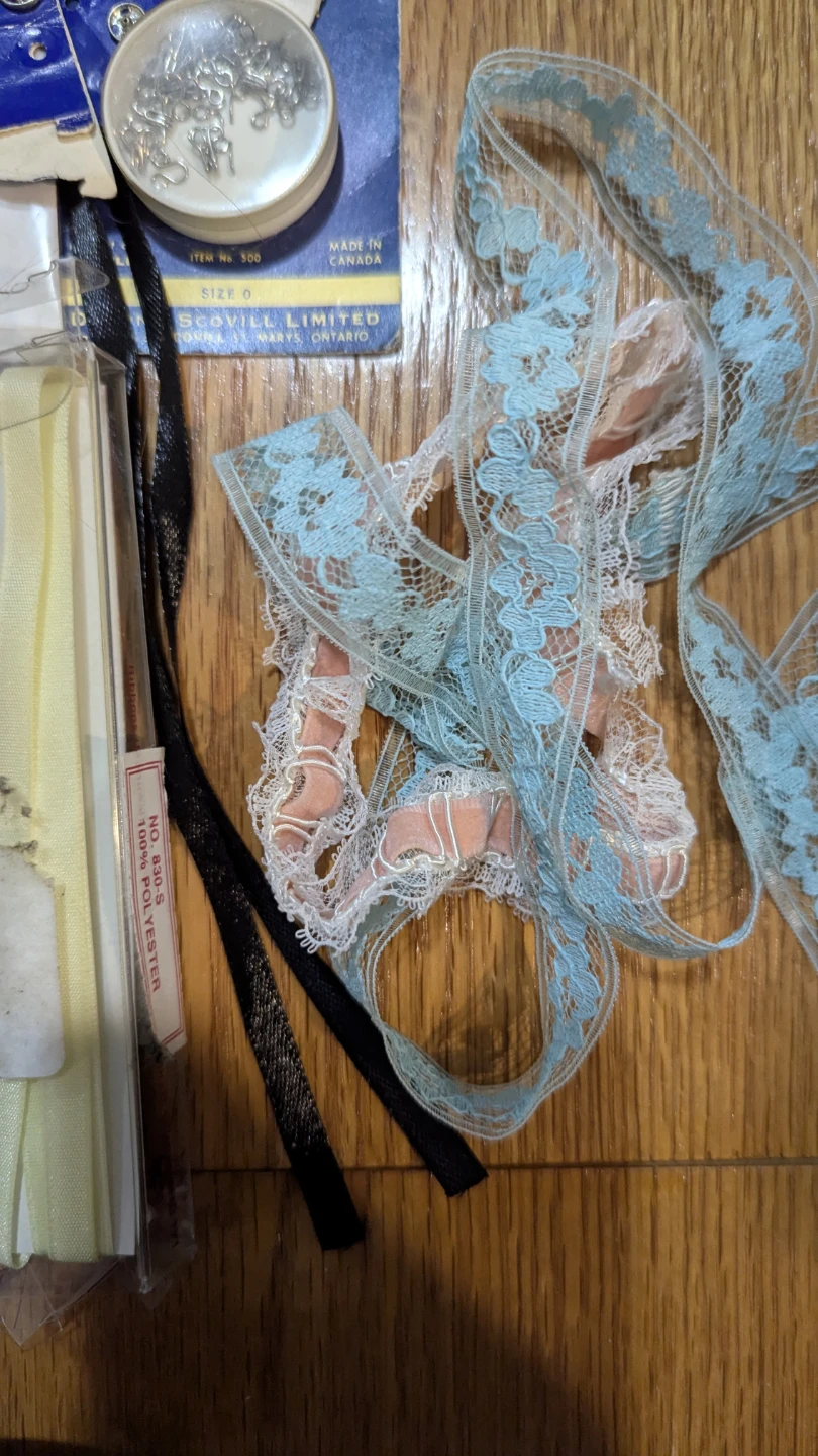 "Bits and bobs" - sewing notions - photo 3