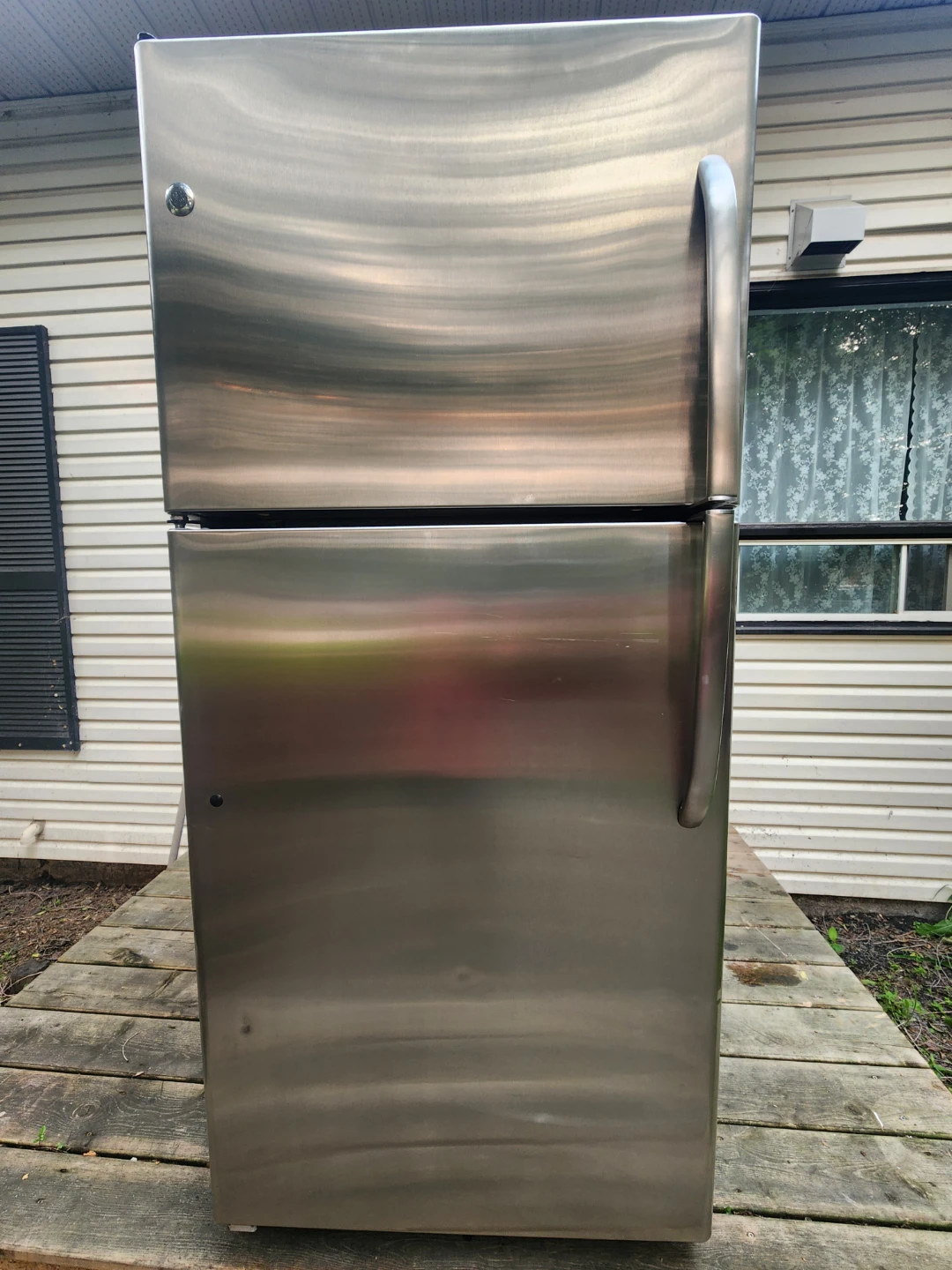 GE Stainless Steel Top Freezer Refrigerator
