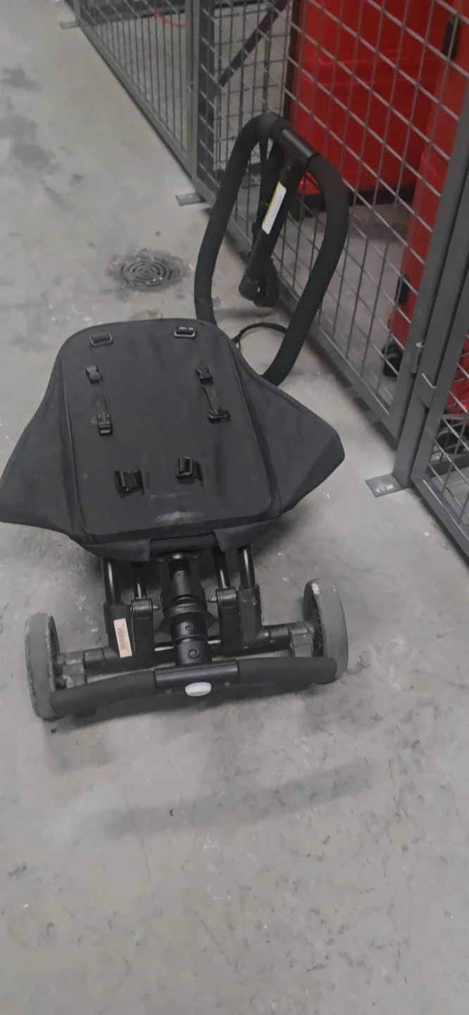 Black Stroller up to 20kg weight of child - photo 2