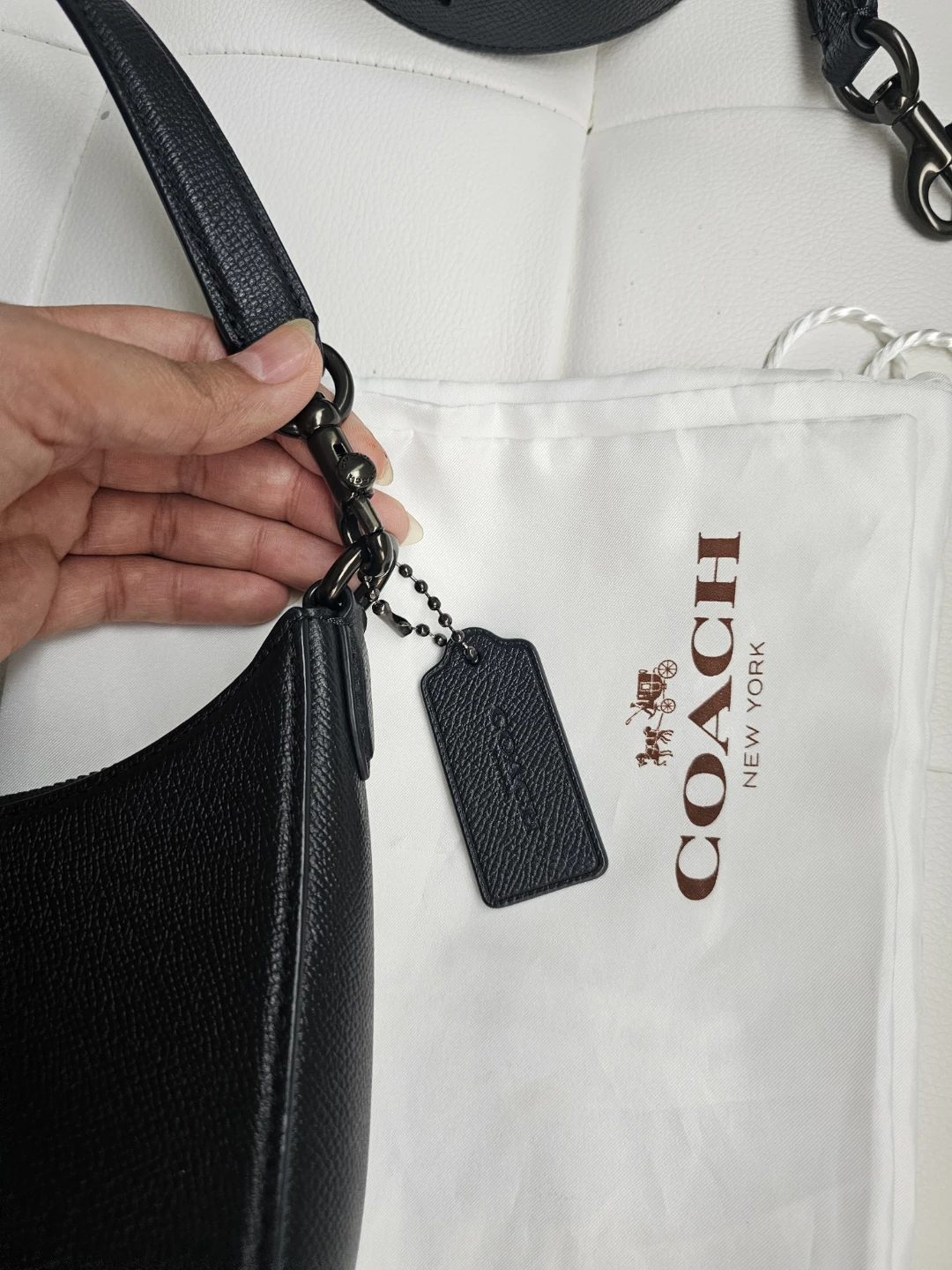 Authentic Coach Hobo Bag with 3 straps - PRICE FIRM - photo 2
