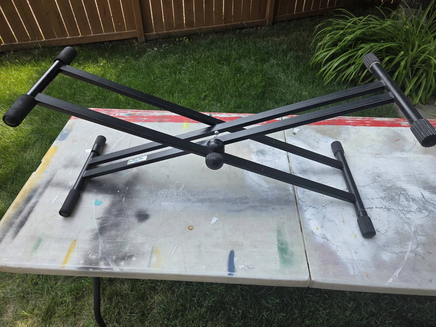 Black X-Style Keyboard Stand