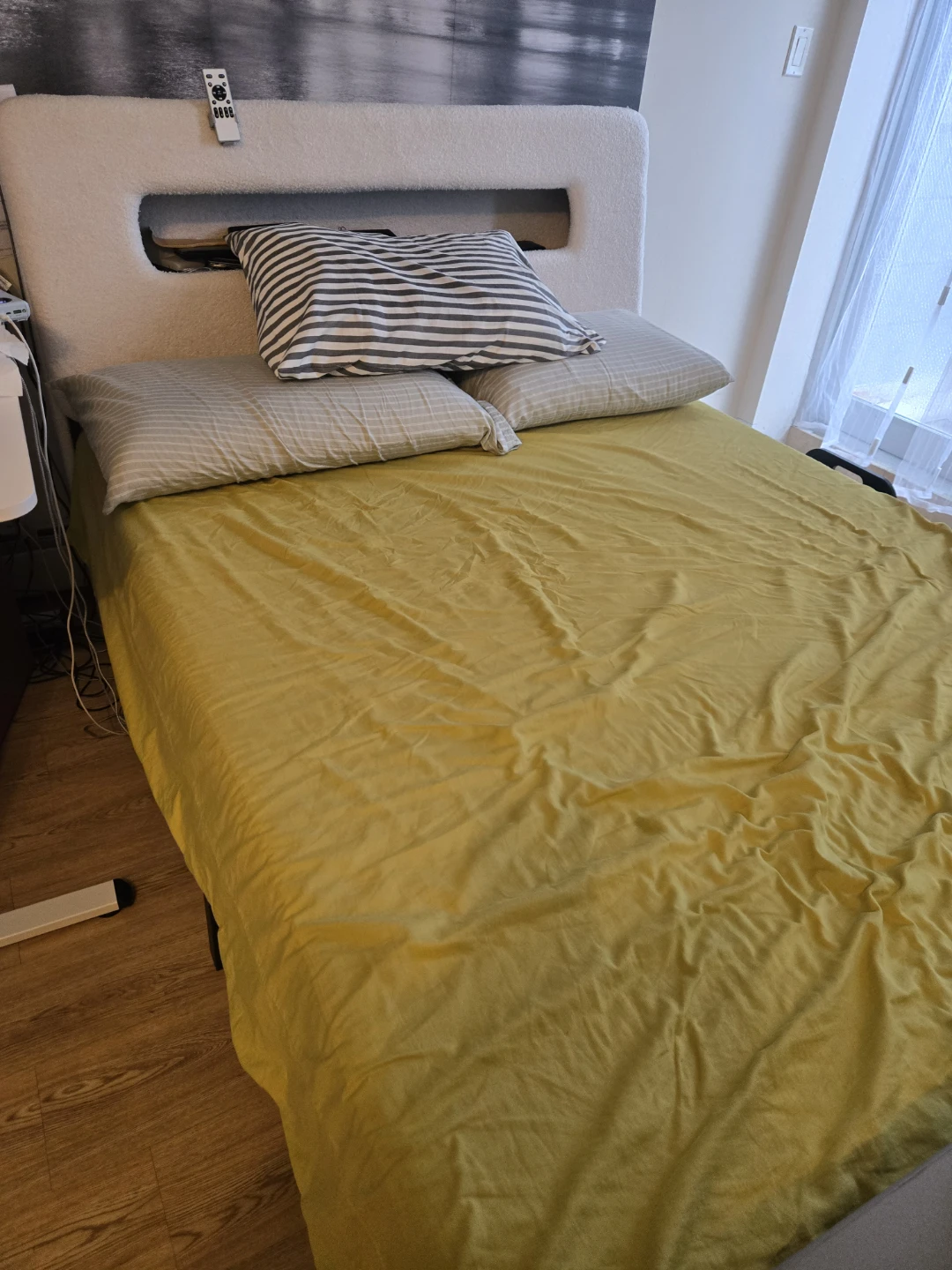 Modern White Upholstered Headboard full size bed frame - photo 2