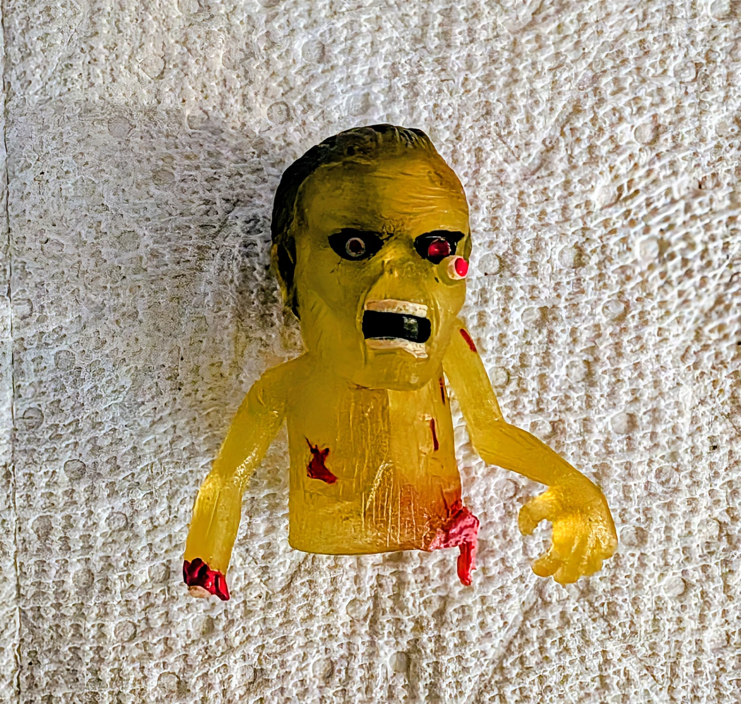 Set of 4 Vintage Zombie Figurines - photo 5