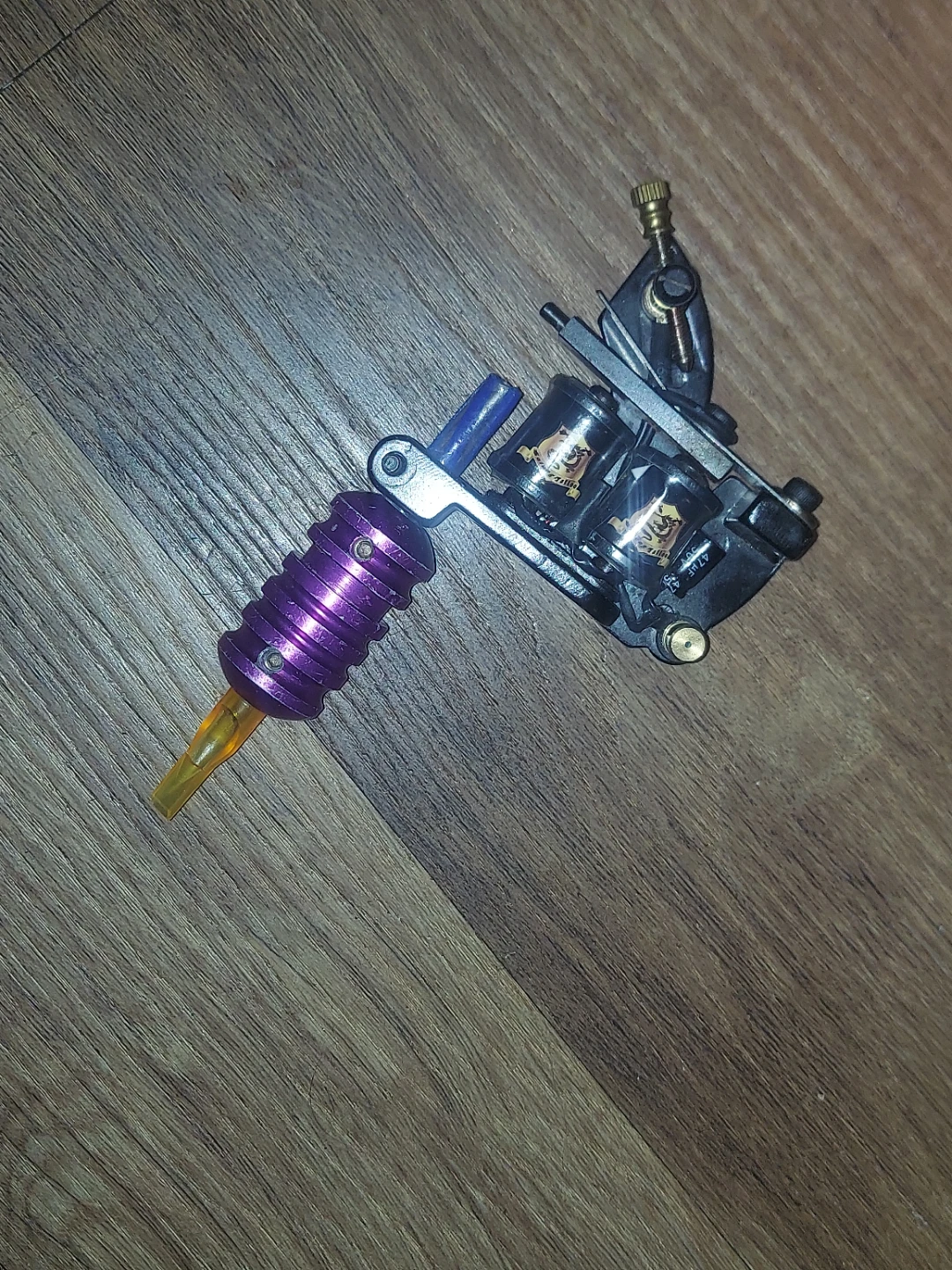 Solong tattoo gun, shading.