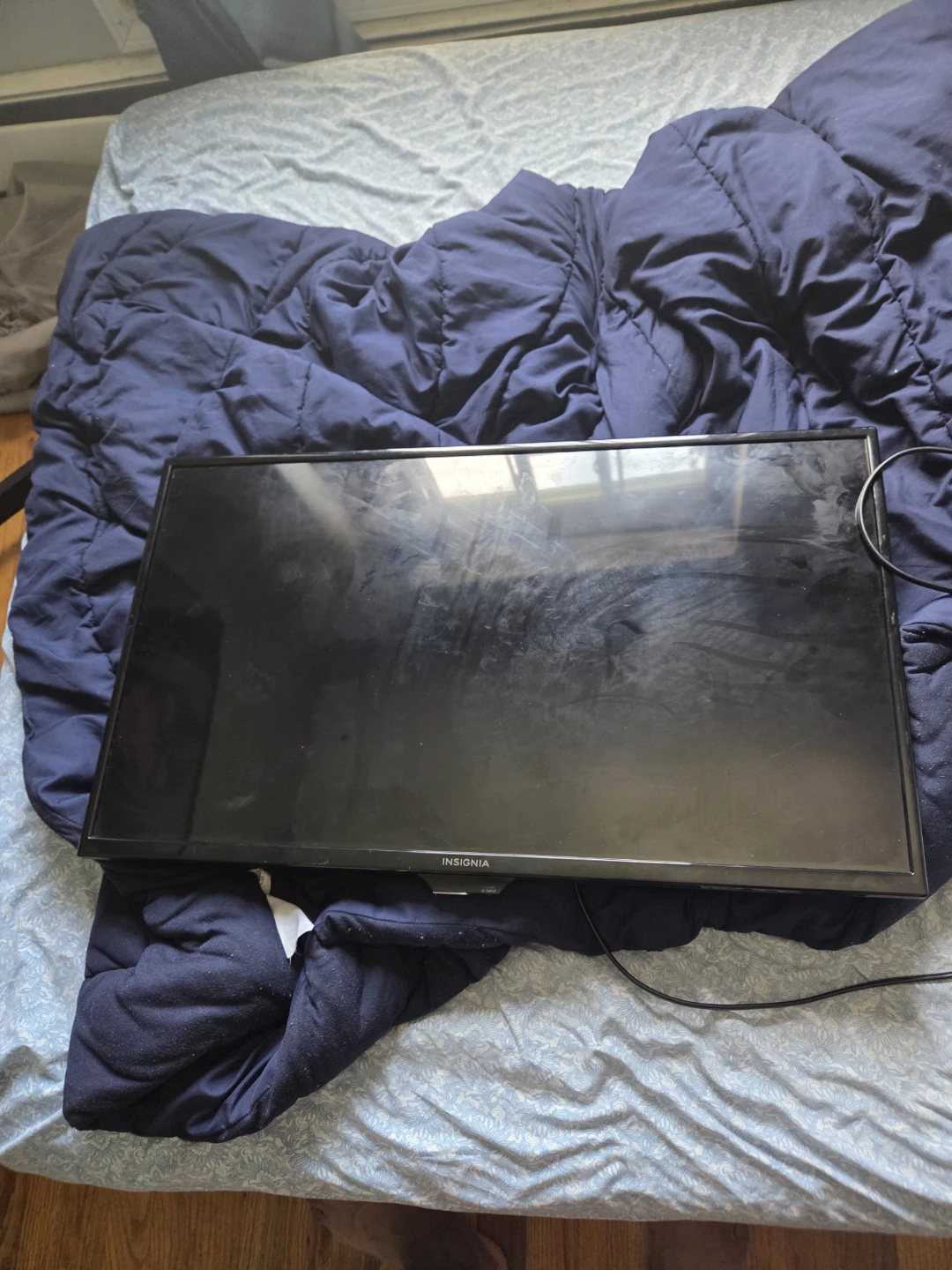 Insignia 32" LED TV
