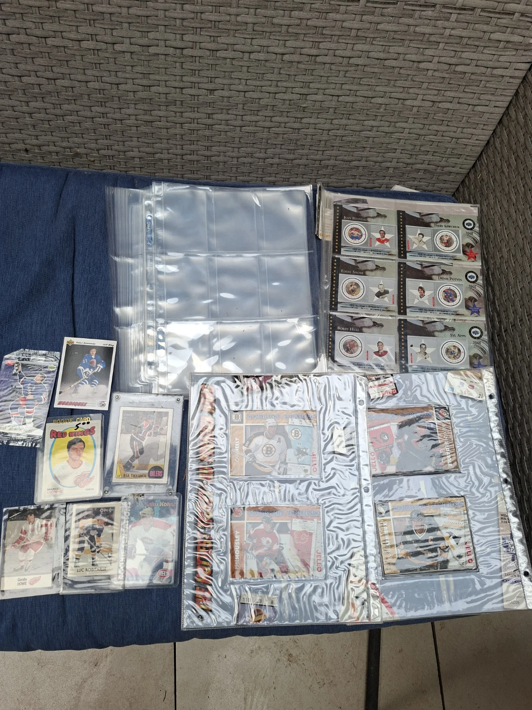 Bulk Hockey Card and Large Sleeve lot - photo 5