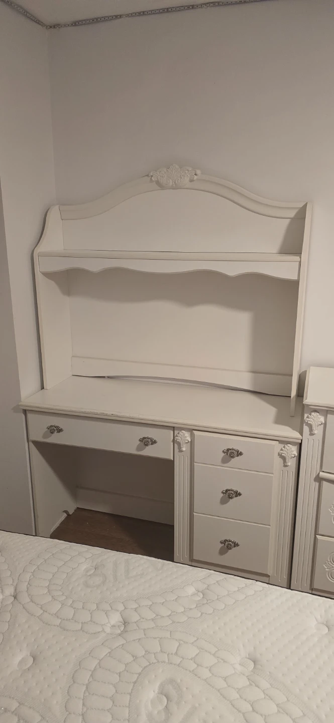French Provincial Full bed with mirror and desk  -Girl's - photo 3