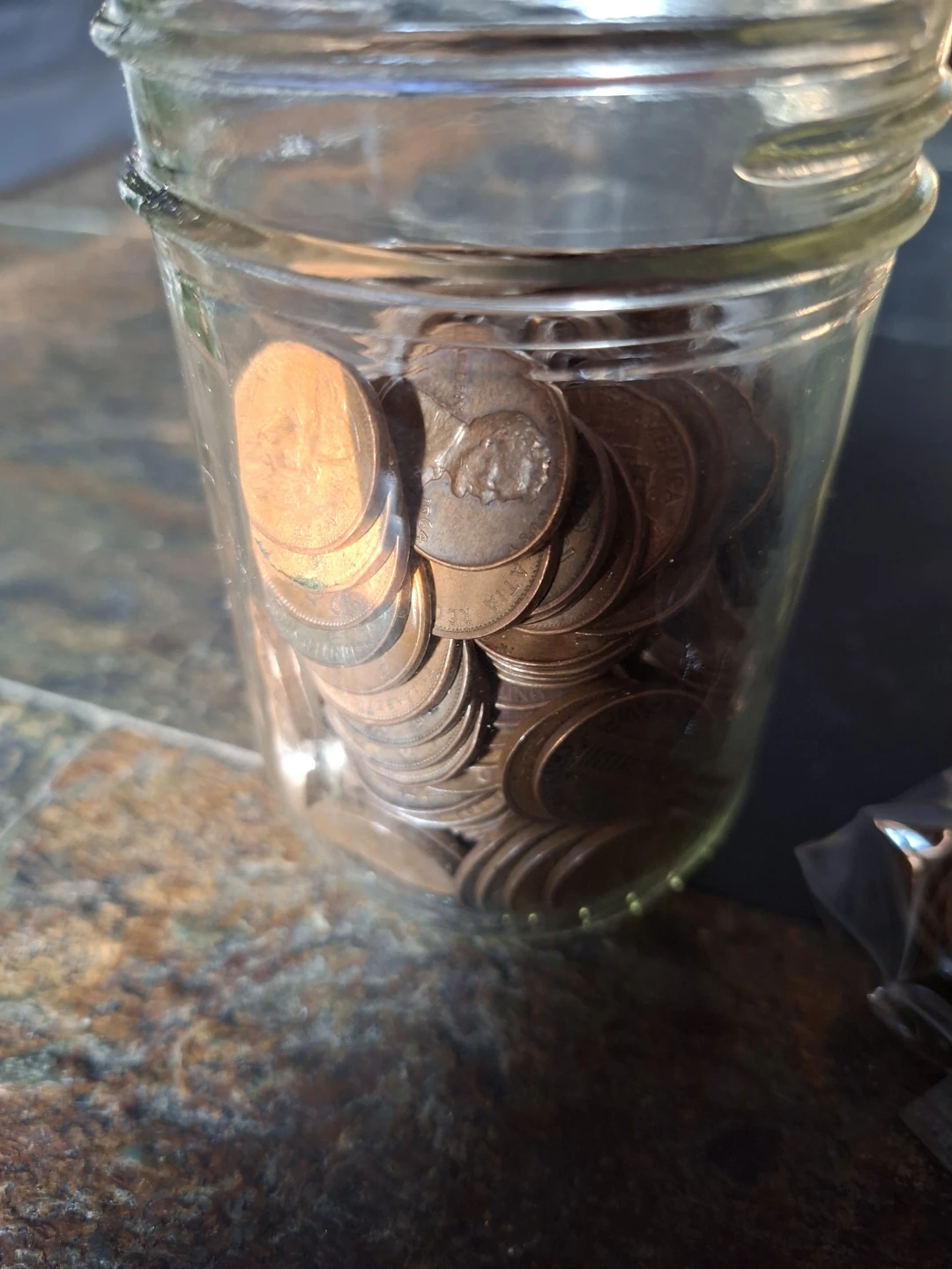 Jar of Vintage US & Canadian pennies (1960s & older) - photo 4