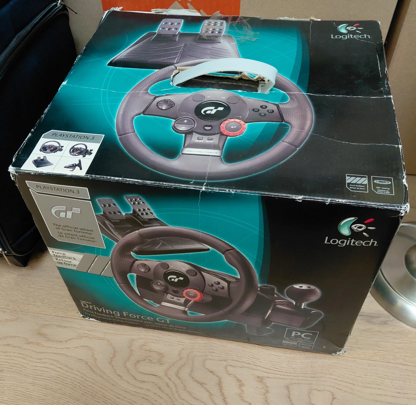 Logitech Driving Force GT Racing Wheel & Pedals - PS3